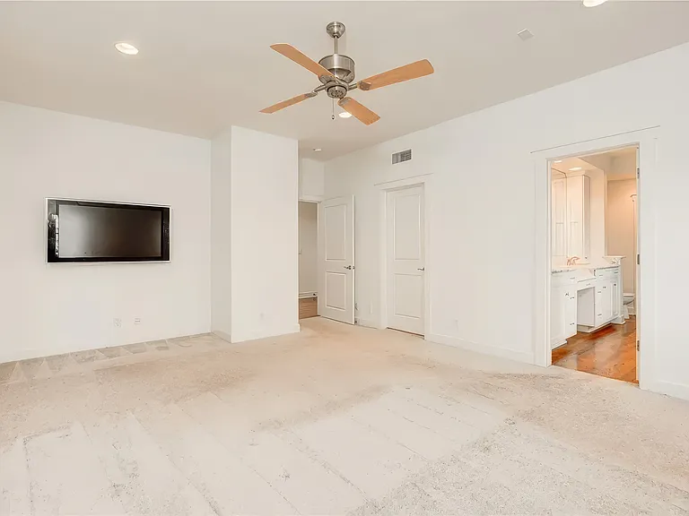 316 Highland Ave — Photo 36