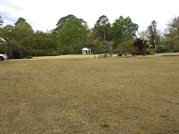 4th image of 189 Pines Dr