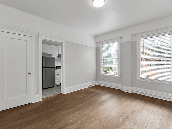 2nd image of 449 Ofarrell St APT 305