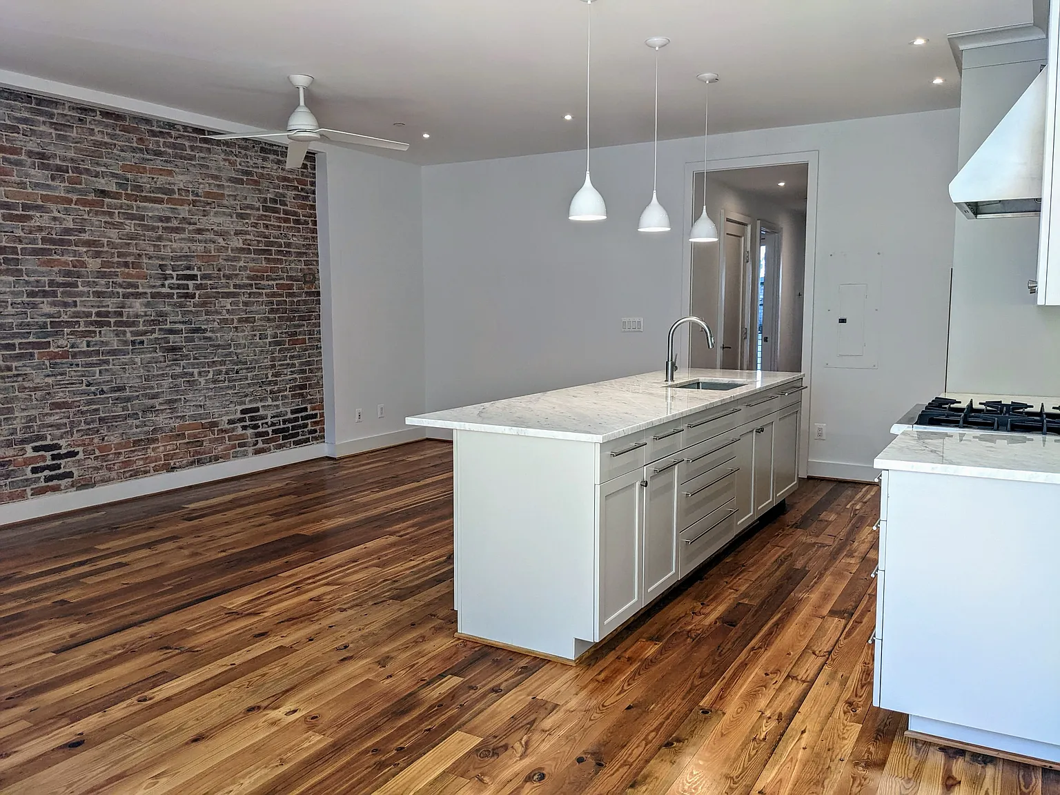 622 N Carolina Ave SE — Photo 2