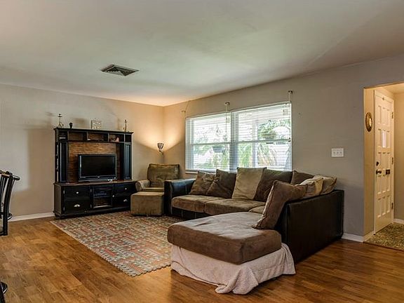 4th image of 1737 Georgia Ave NE