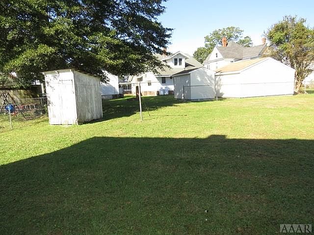 2nd image of 905 6th St