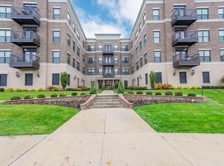 1670 E Broad St #301, Columbus, OH 43203