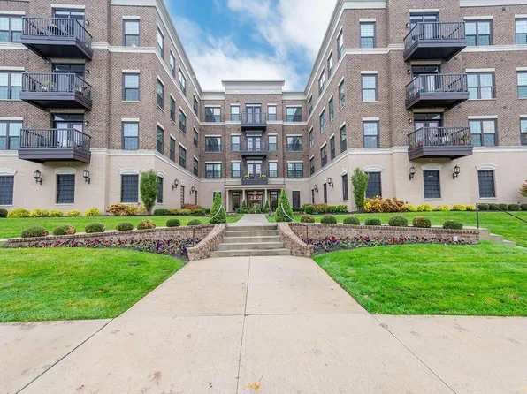 1670 E Broad St #301, Columbus, OH 43203