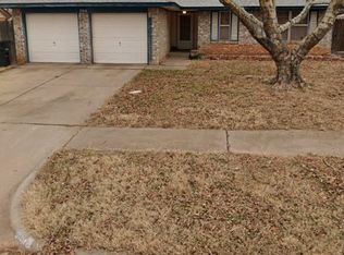 700 Cottonwood Dr, Moore, OK 73160