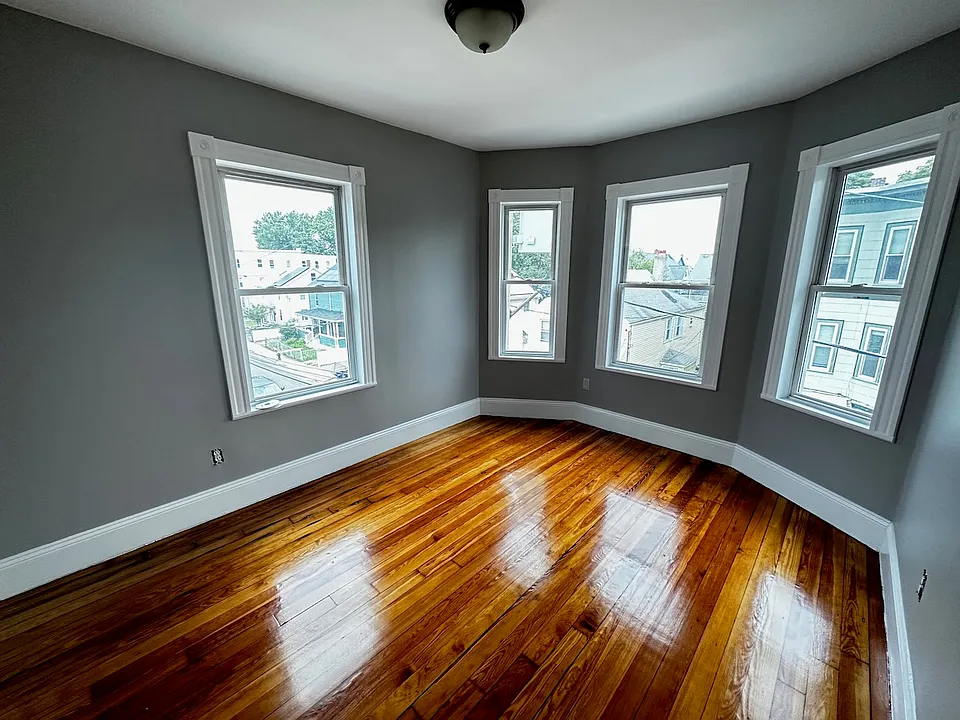 33 Adamson St #3B