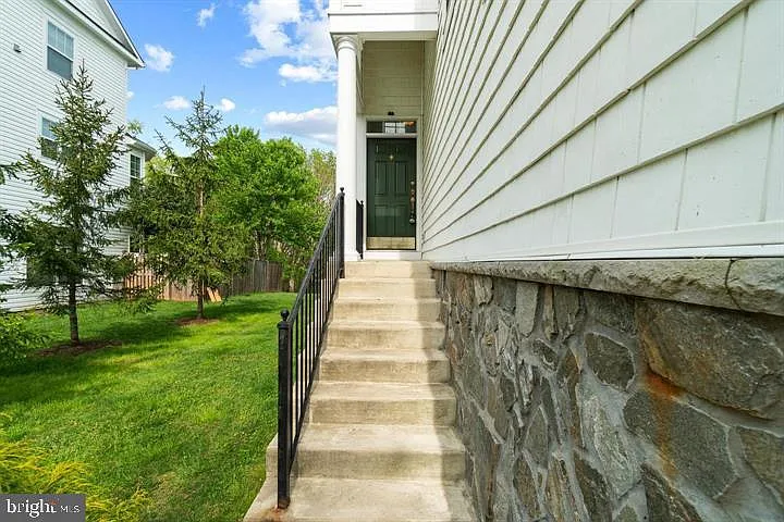 14160 Catbird Dr — Photo 8