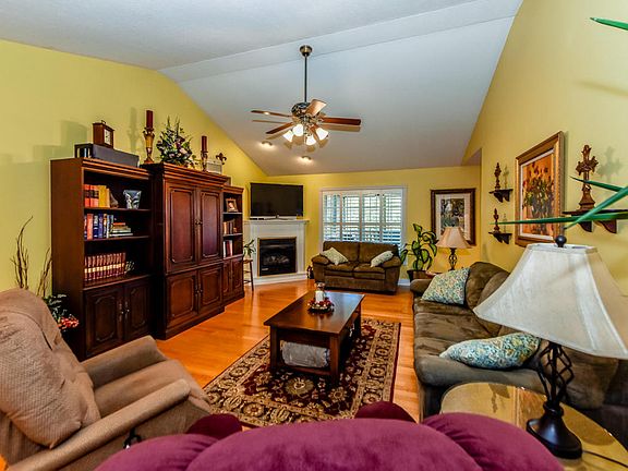 3rd image of 628 Grassland Dr