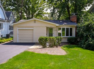 673 N Park Blvd, Glen Ellyn, IL 60137