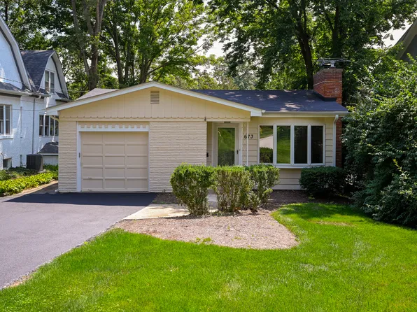 673 N Park Blvd, Glen Ellyn, IL 60137