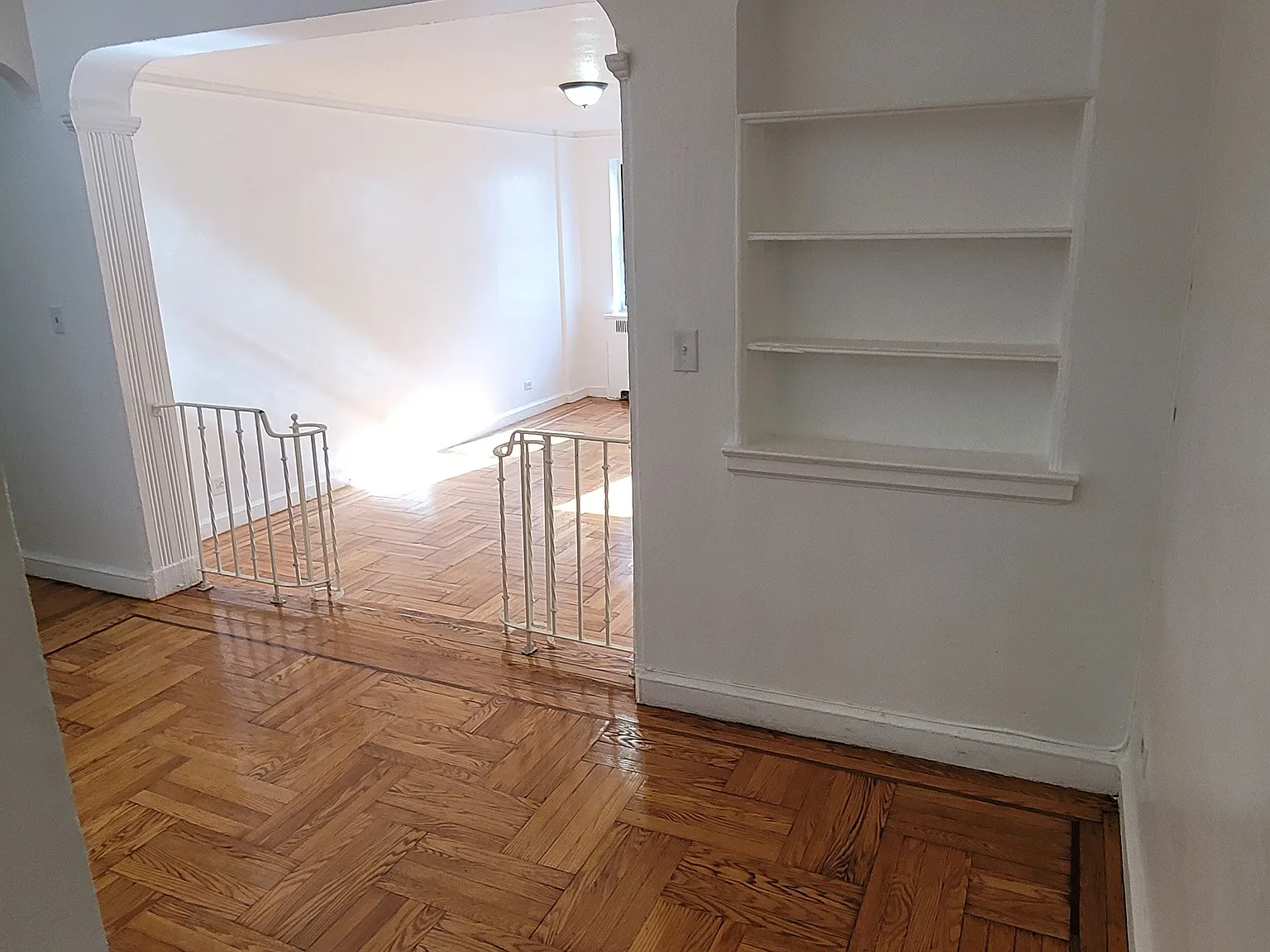 2 bed, 800 sqft, $2,500 — Photo 3
