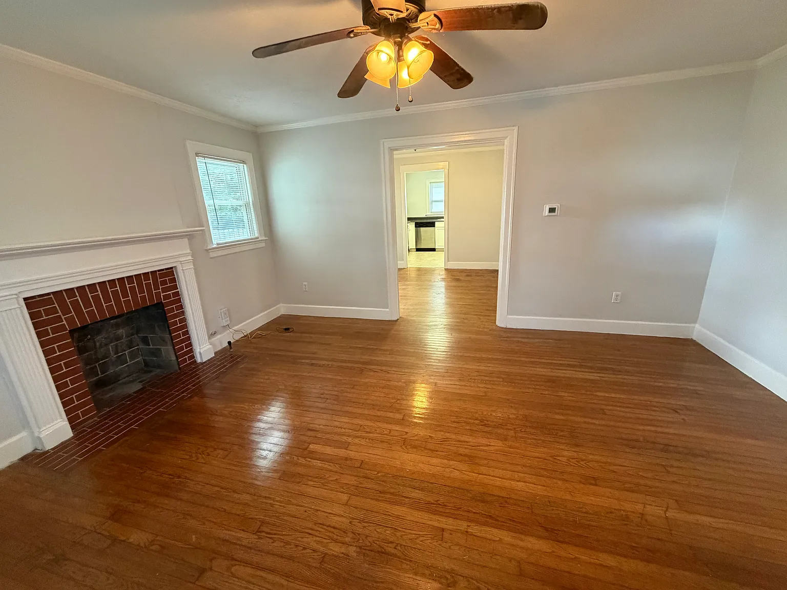 2 bed, 950 sqft, $1,400 — Photo 4