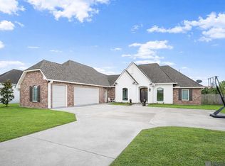 30857 Creek Valley Dr, Denham Springs, LA 70726