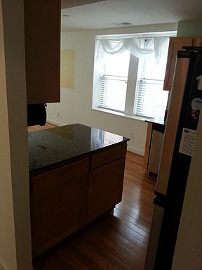 4th image of 5350 Pershing Ave APT 2C