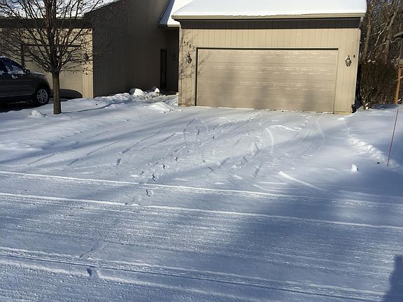 2nd image of 4769 Rockvalley Dr NE
