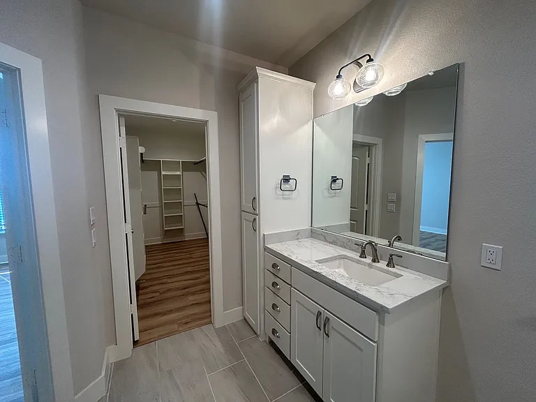 1713 Fabian Dr — Photo 13