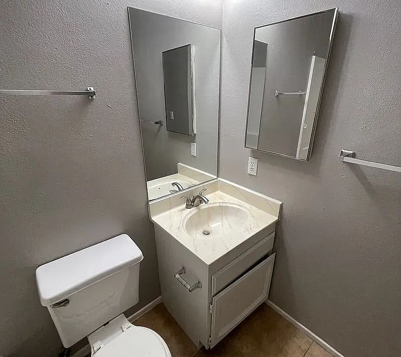 1st image of 4230 Welter Ave