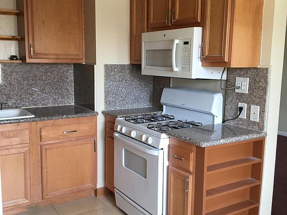 4th image of 15943 Victory Blvd APT 6