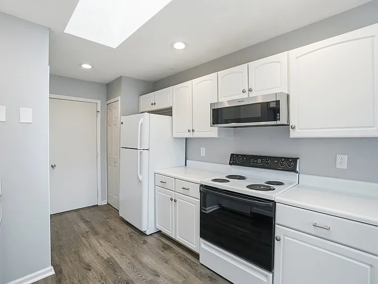 9083 Marquis Dr — Photo 14