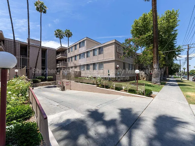 6979 Palm Ct #109-B — Photo 26