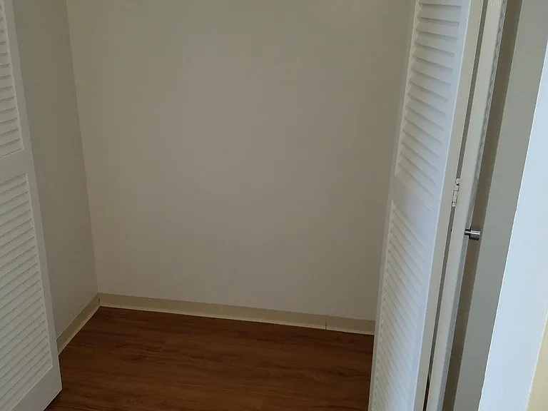 1560 Thurston Ave #902 — Photo 6