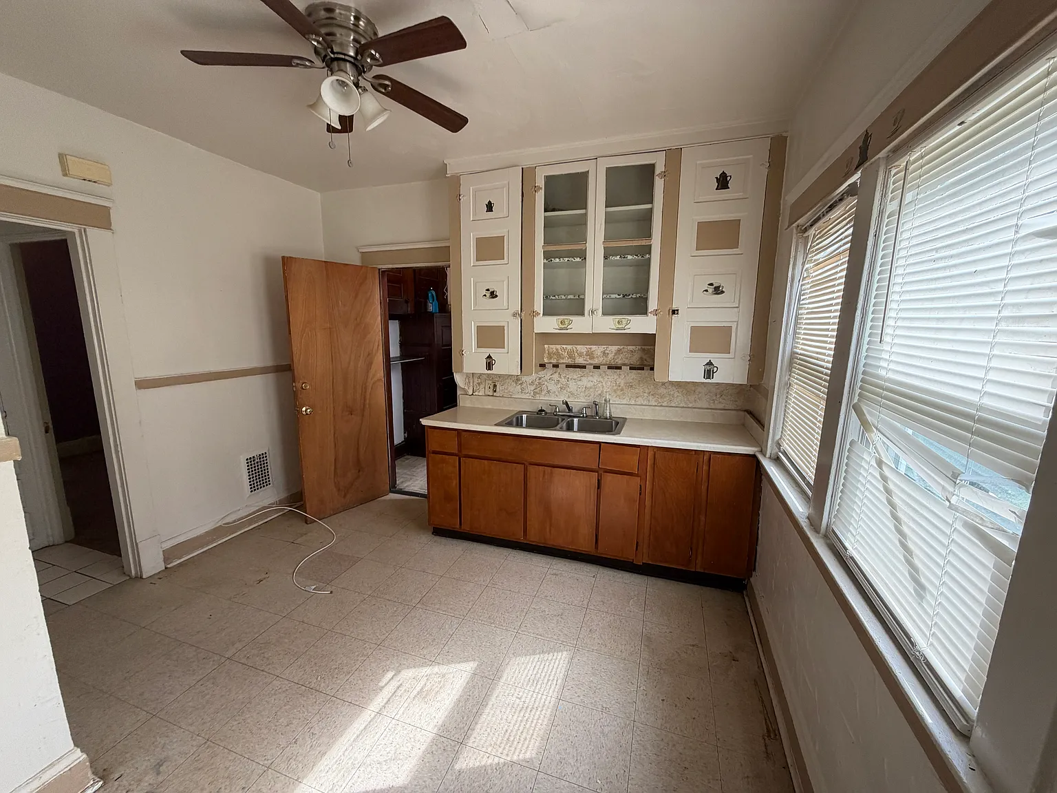 2 bed, $950 — Photo 3