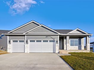 515 NW Mosaic Ave, Waukee, IA 50263