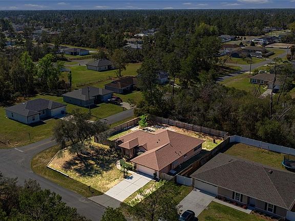 3rd image of 15998 SW 27th Avenue Rd