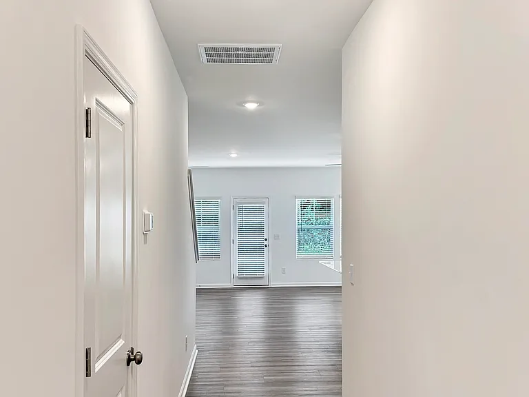 515 Fran Dr — Photo 4