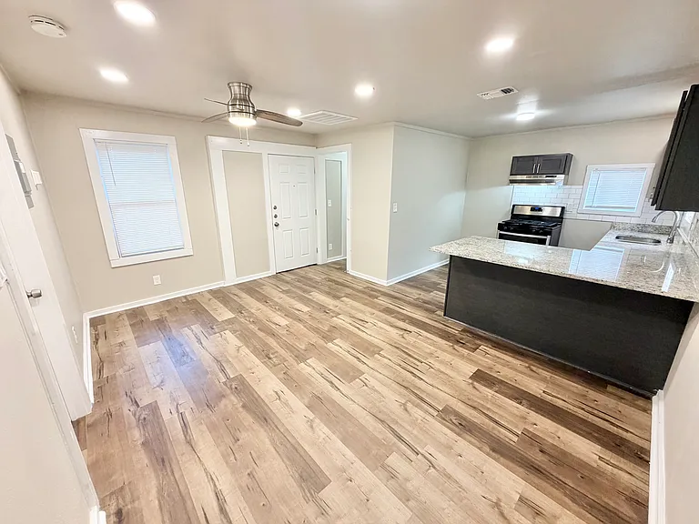 105 Dewitt St — Photo 31