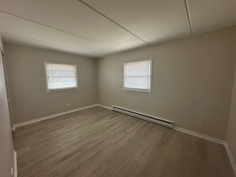 221 E Plainfield Rd #8 — Photo 5