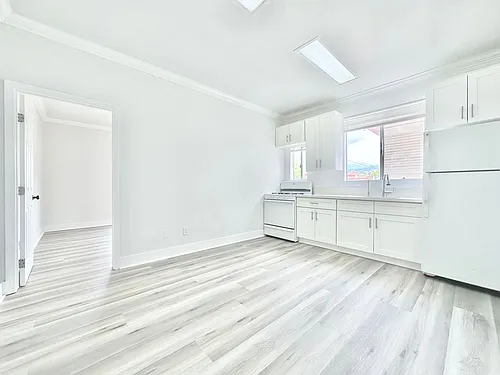 1444 W 28th St Photo 1