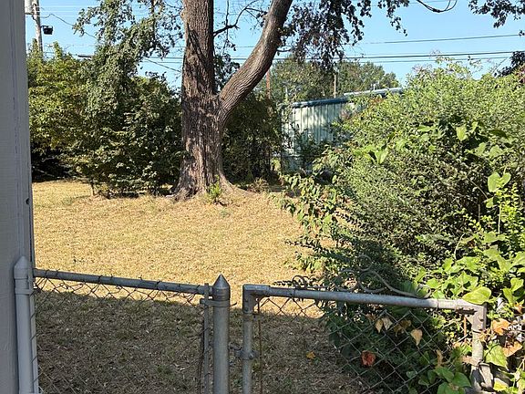 2nd image of 209 Harold St