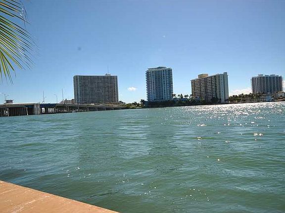 2nd image of 2160 Bay Dr APT 6