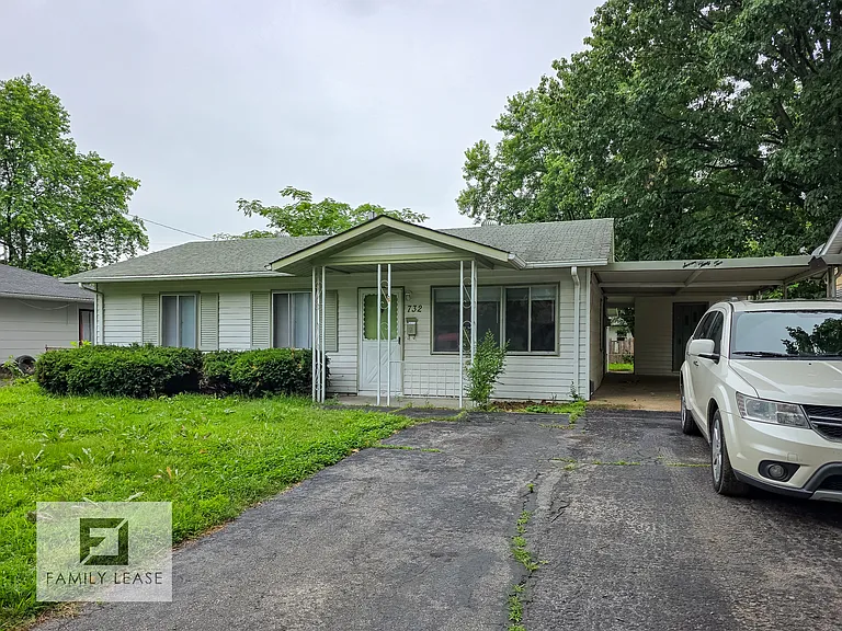 732 Saint Nicholas Dr — Photo 1