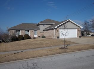 8400 Castle Dr, Tinley Park, IL 60487