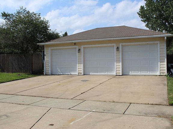 3rd image of 1624 Cecily Dr