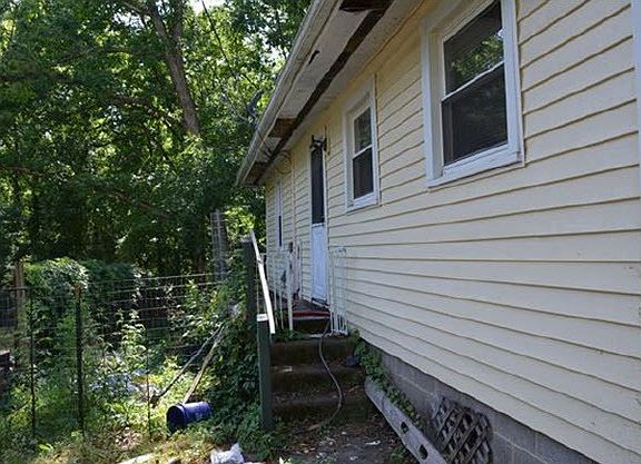 2nd image of 2117 Eastwood Dr