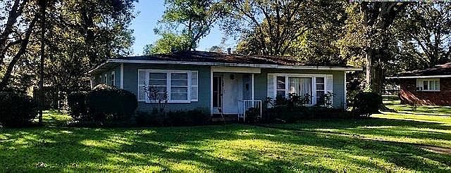 1st image of 105 Greenwood Dr