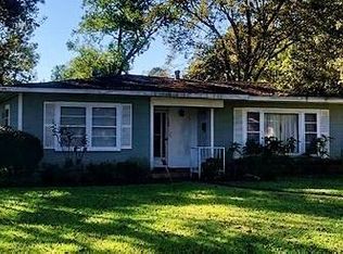 105 Greenwood Dr, Jennings, LA 70546