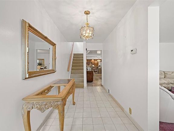 3rd image of 213 18th St