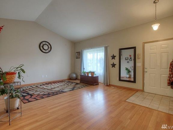 3rd image of 19515 88th Ave E