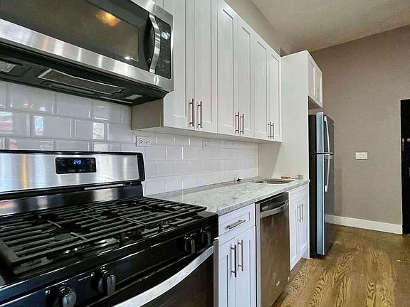 4th image of 1024 Bedford Ave #2