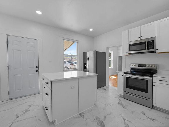 5th image of 1019 Orchard St
