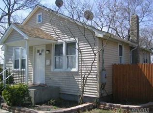 232 Railroad Ave, Center Moriches, NY 11934