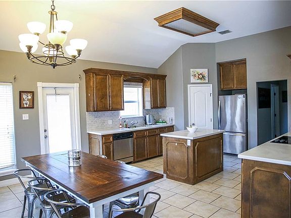 2nd image of 2522 Wind Hollow Dr