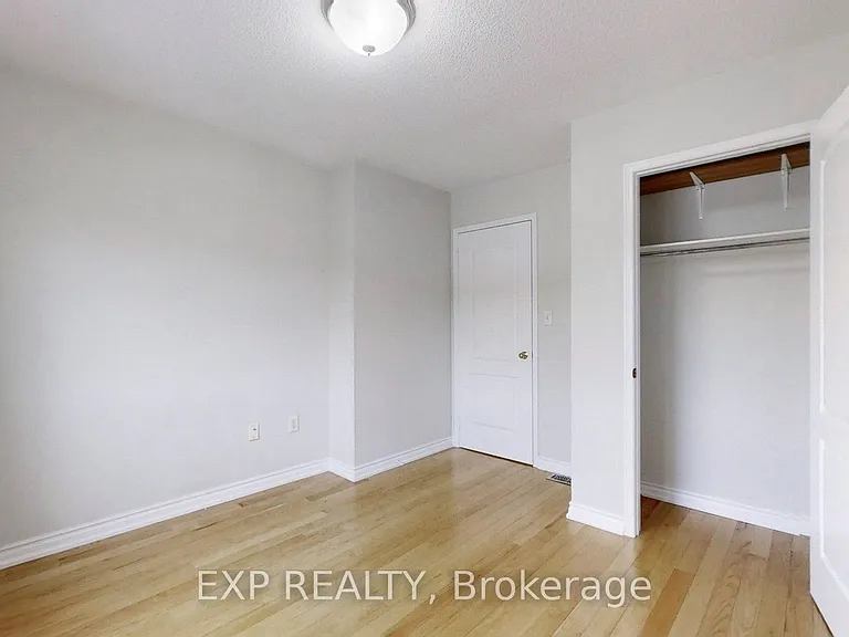 8 Hacienda Dr — Photo 24