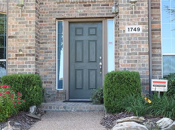 2nd image of 1749 Carrera Dr