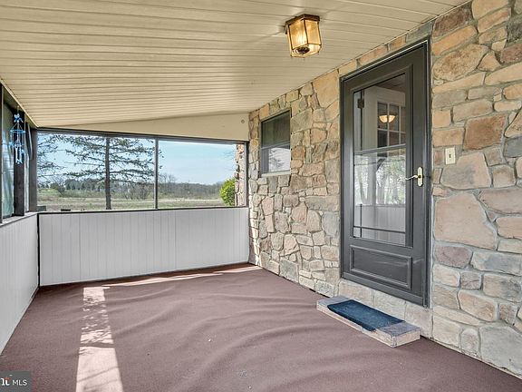 5th image of 407 Potato Rd
