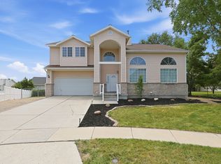 8784 S Pebblecreek Rd, West Jordan, UT 84081